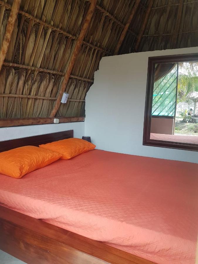 Mi Casa En La Playa Panzió Escuintla Kültér fotó