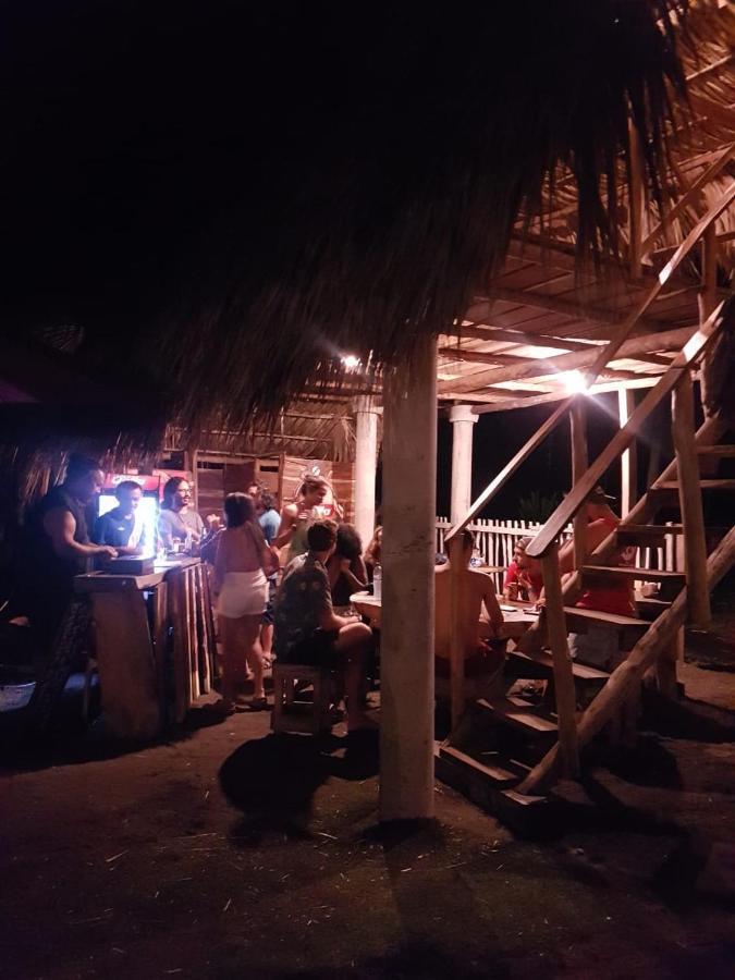Mi Casa En La Playa Panzió Escuintla Kültér fotó