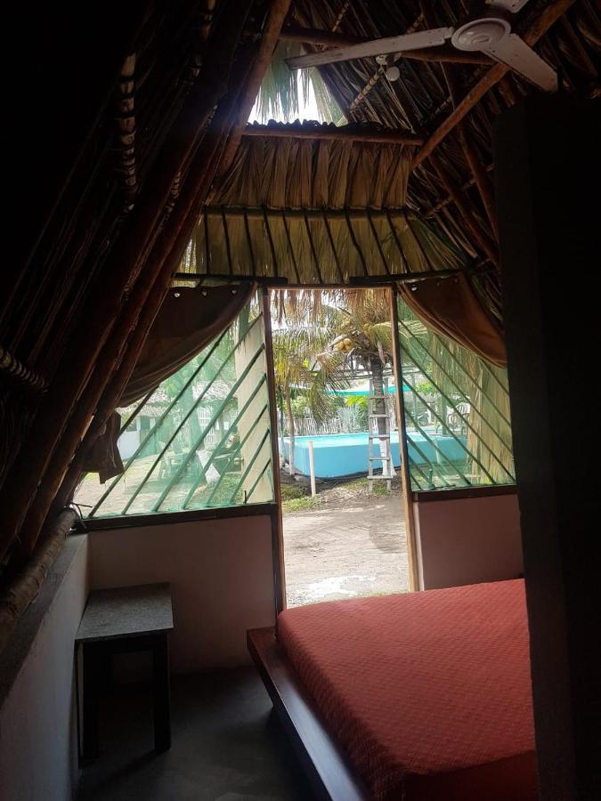 Mi Casa En La Playa Panzió Escuintla Kültér fotó