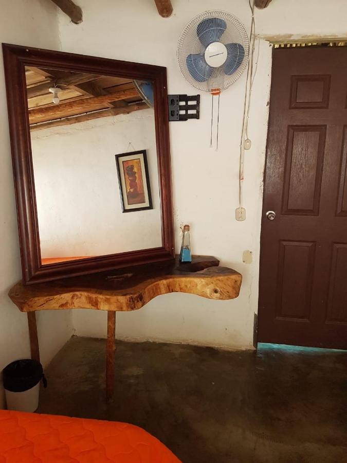 Mi Casa En La Playa Panzió Escuintla Kültér fotó