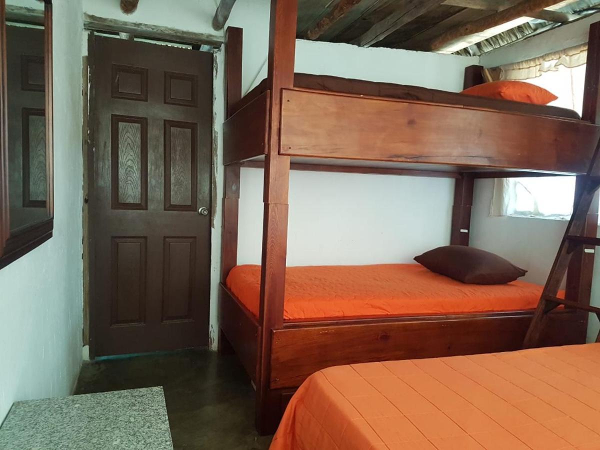 Mi Casa En La Playa Panzió Escuintla Kültér fotó