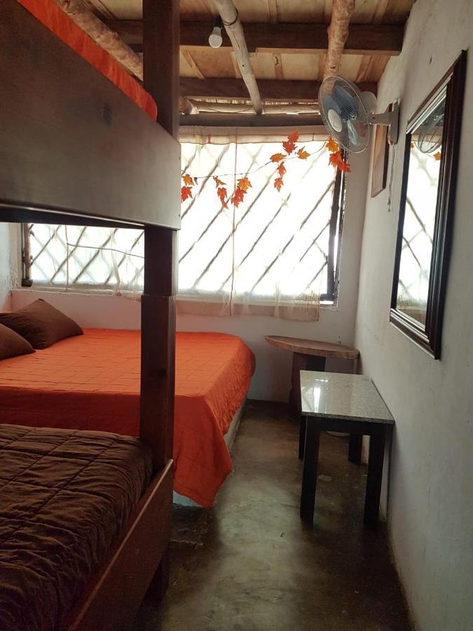 Mi Casa En La Playa Panzió Escuintla Kültér fotó
