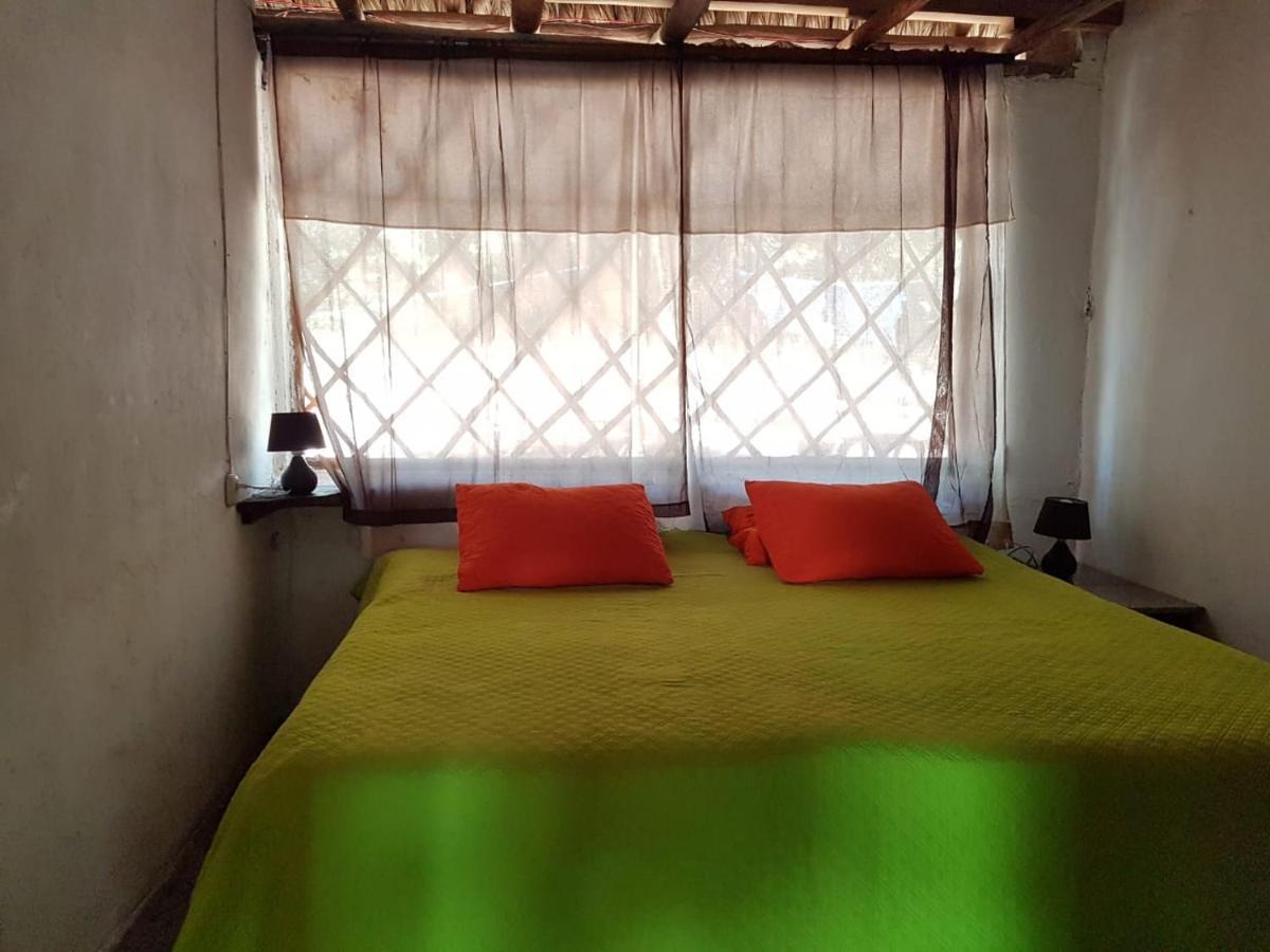 Mi Casa En La Playa Panzió Escuintla Kültér fotó